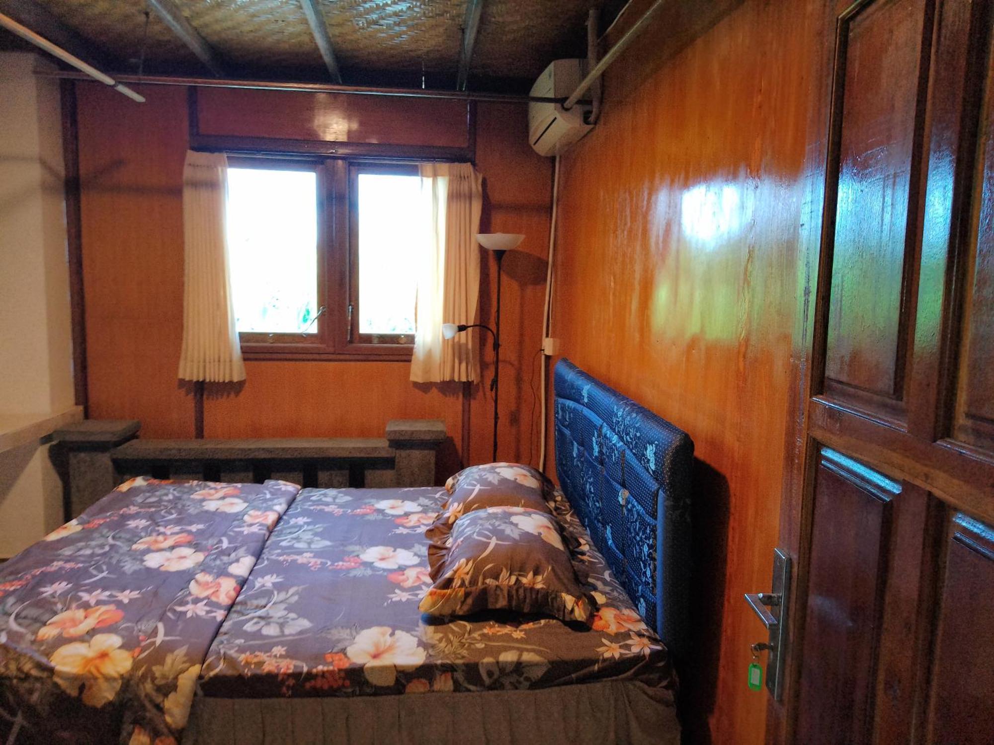 Pondok Diana Yuki Jasri Room photo